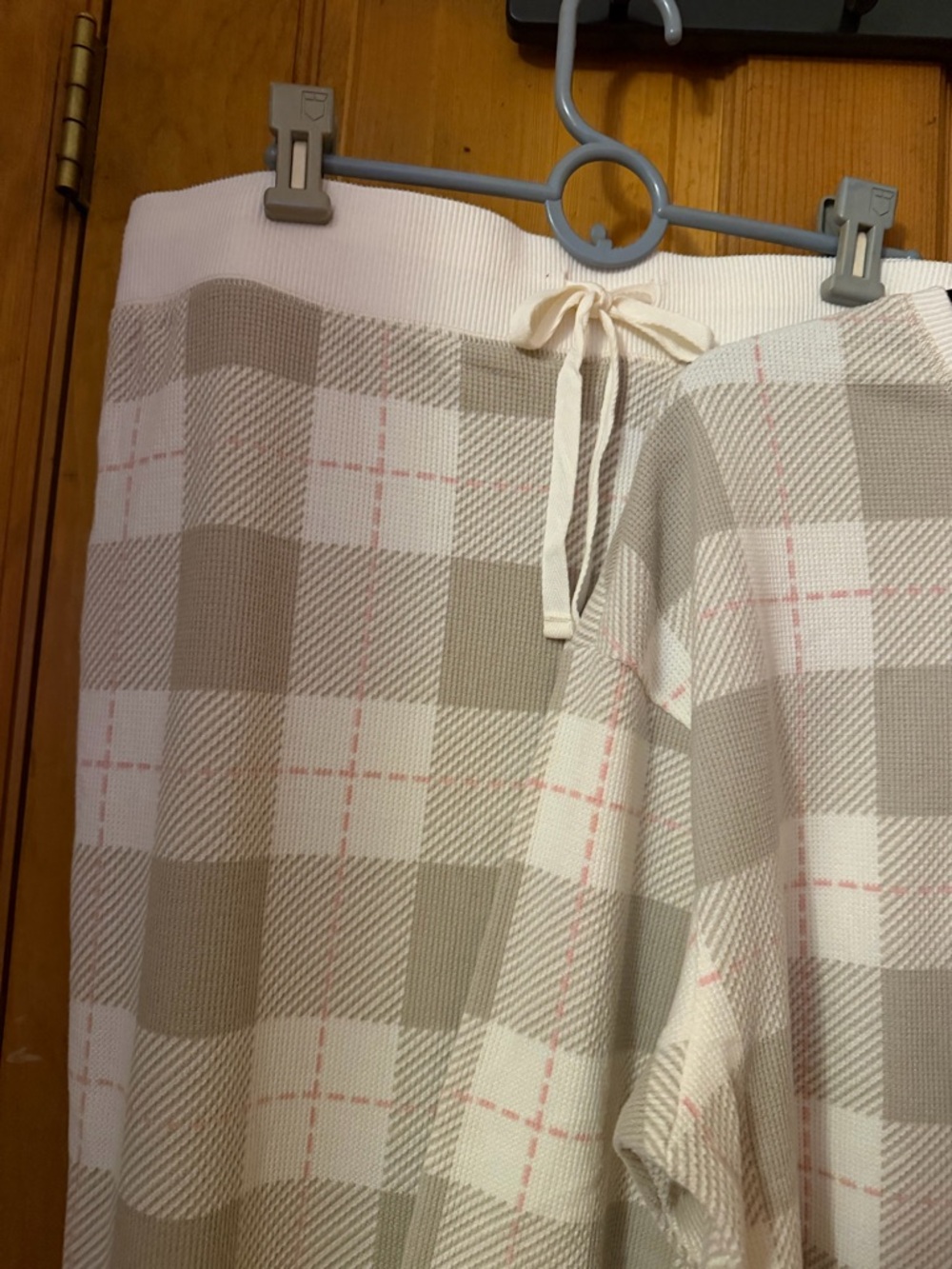 LOFT Beige and White Plaid Women's Pajama Set - Picture 4 of 8